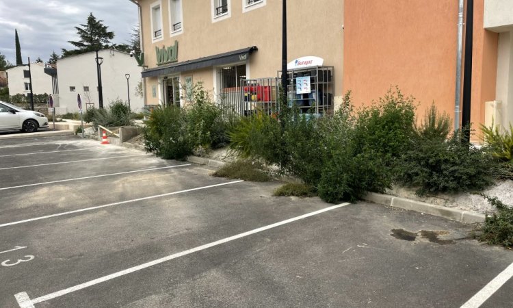 AVANT - Remise en état d'une copropriété à Lagnes